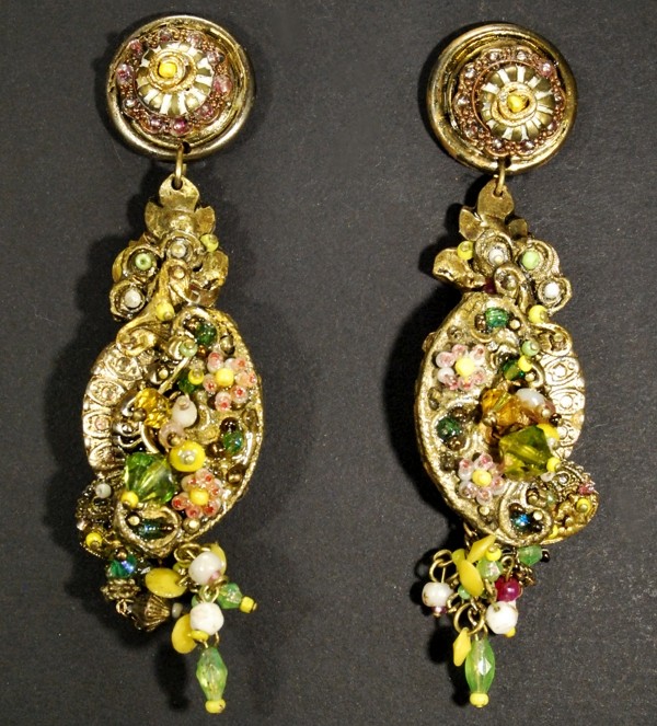 Boucles d'oreilles dorées en bronze et laiton avec perles de verre