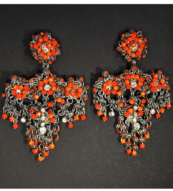 Boucles d'oreilles argentées avec des perles oranges, création unique par Martine Brun