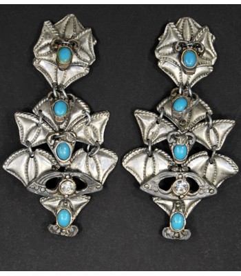 Boucles d'oreilles fantaisie argentées en acier créées par Martine Brun