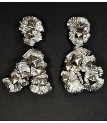 Boucles d'oreilles en aluminium et acier, réalisées à la main par Martine Brun